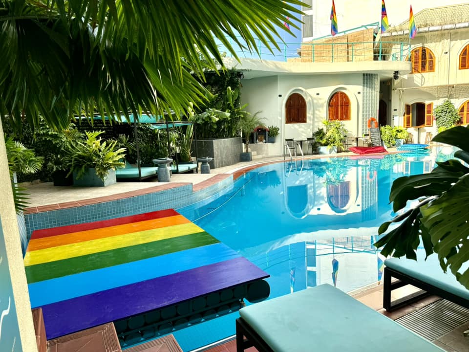 gay pool bar saigon